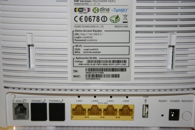 Vista trasera del router Huawei HG556a