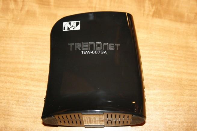 Vista frontal del TRENDnet TEW-687GA