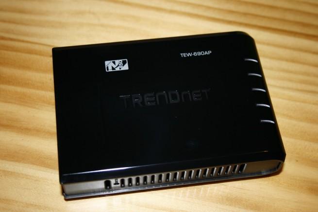 Vista frontal del TRENDnet TEW-690AP