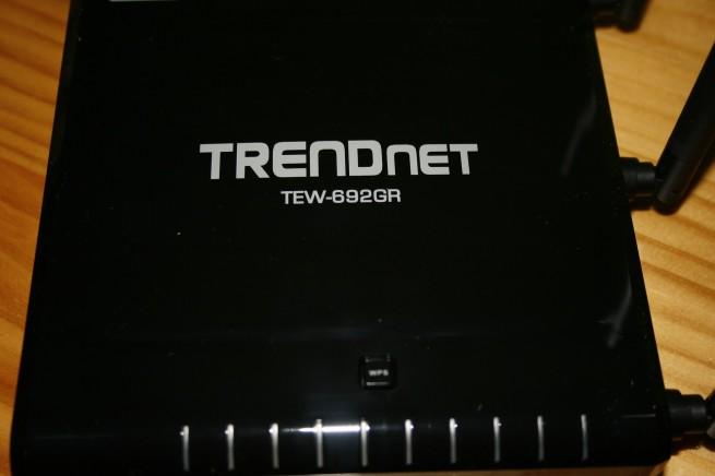 Vista superior del router TRENDnet TEW-692GR