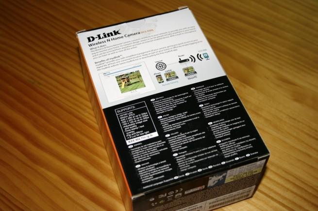 Vista trasera de la caja de la D-Link DCS-930L