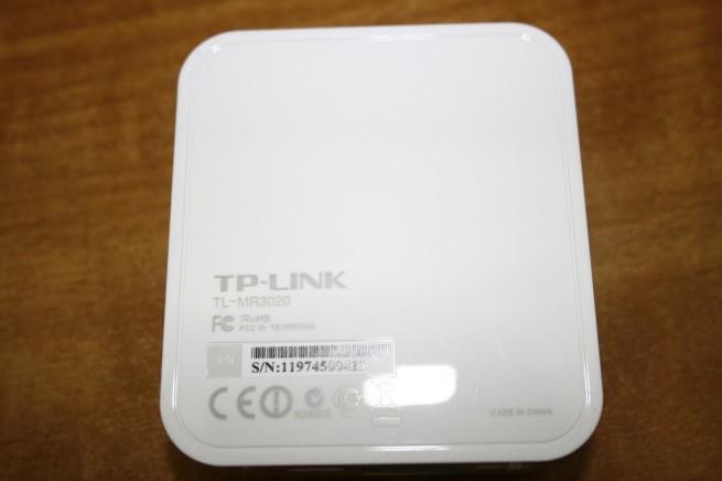 Vista inferior del router TP-Link TL-MR3020