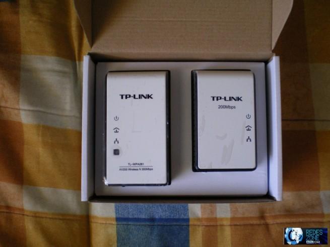 Vista de los TP-Link TL-WPA281 Kit  más en detalle