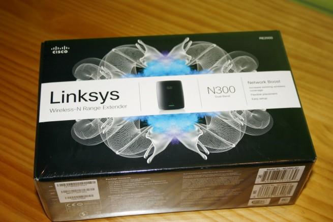 Vista frontal de la caja del AP Cisco Linksys RE2000