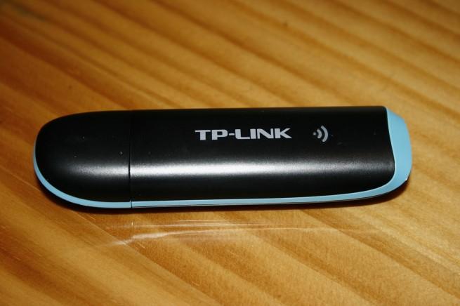 Vista frontal del módem 3G USB TP-Link MA260