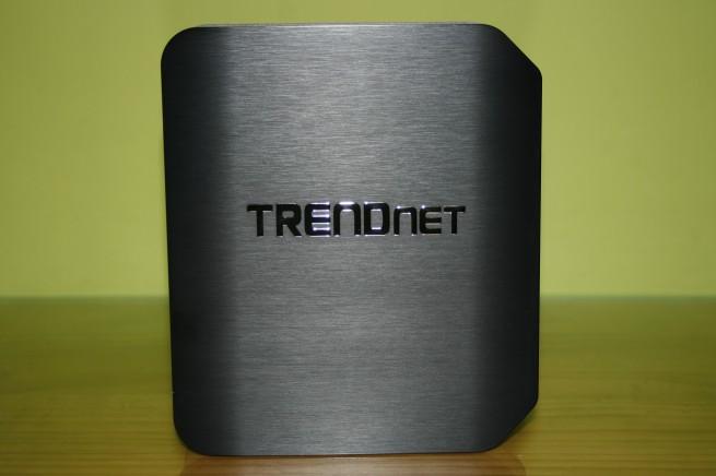 Vista frontal del router TRENDnet TEW-812DRU