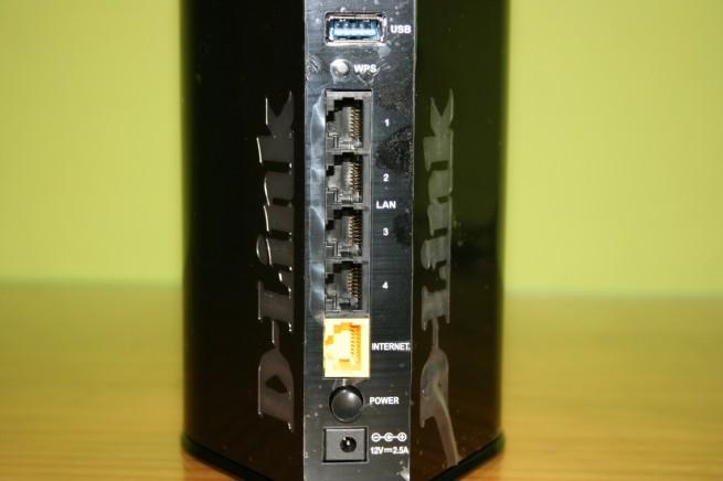 Vista en detalle de los puertos Gigabit Ethernet
