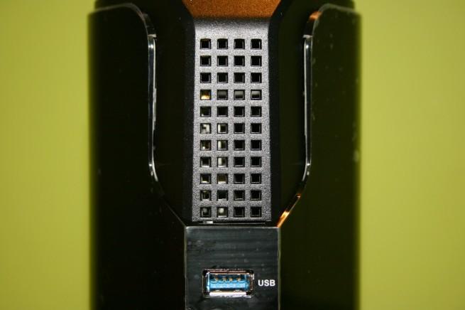 Vista superior trasera del D-Link DIR-868L