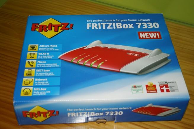 Vista general de la caja del FRITZ!Box 7330