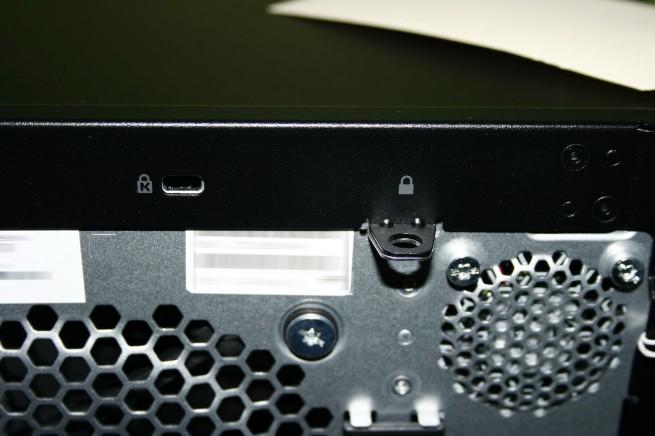 Detalle del antirrobo de HP ProLiant MicroServer Gen8
