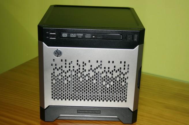 Vista superior del servidor HP ProLiant MicroServer Gen8
