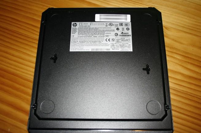 Vista inferior del switch HP PS1810-8G