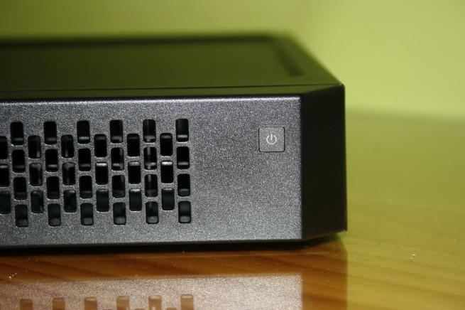 Vista frontal derecha del HP PS1810-8G