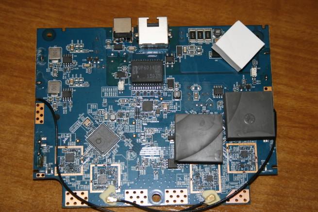 Componentes del AP Edimax CAP1200