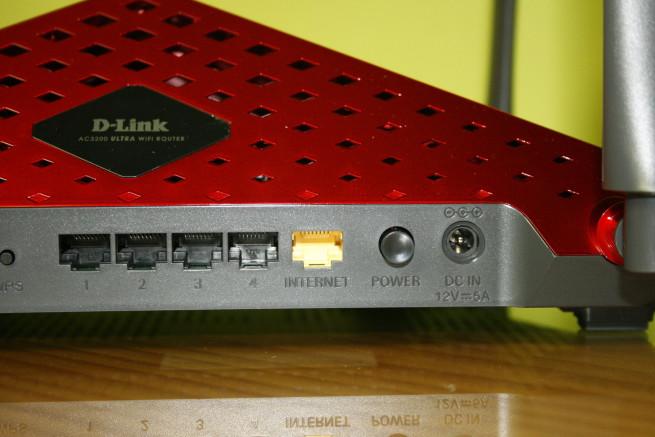 Puertos Gigabit Ethernet del router D-Link DIR-890L