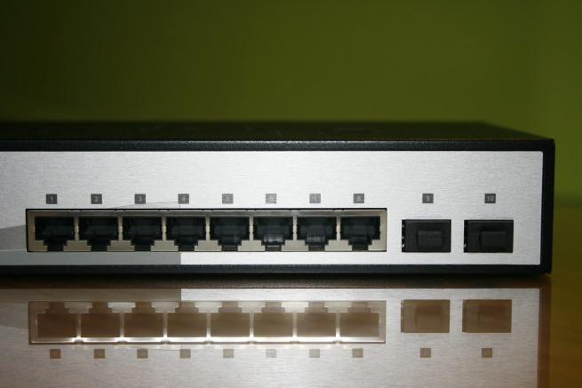 Puertos Gigabit Ethernet del switch D-Link DGS-1210-10