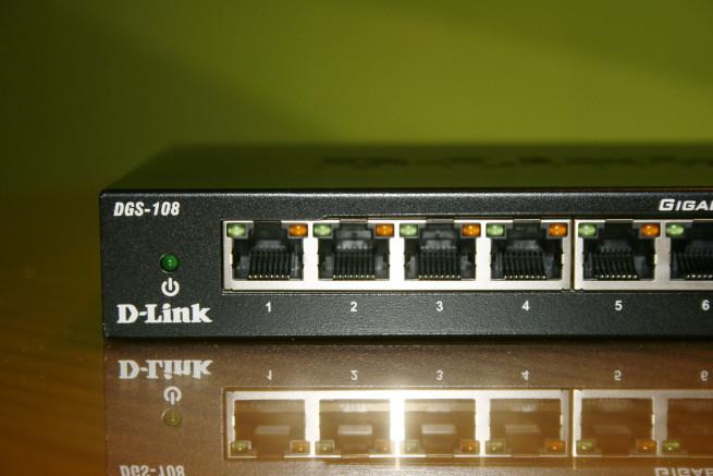 Puertos Ethernet del D-Link DGS-108