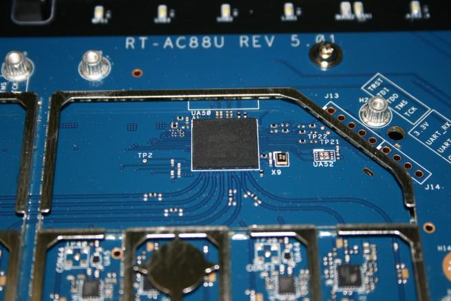 Chipset encargado de la banda de 2.4GHz del router ASUS RT-AC88U
