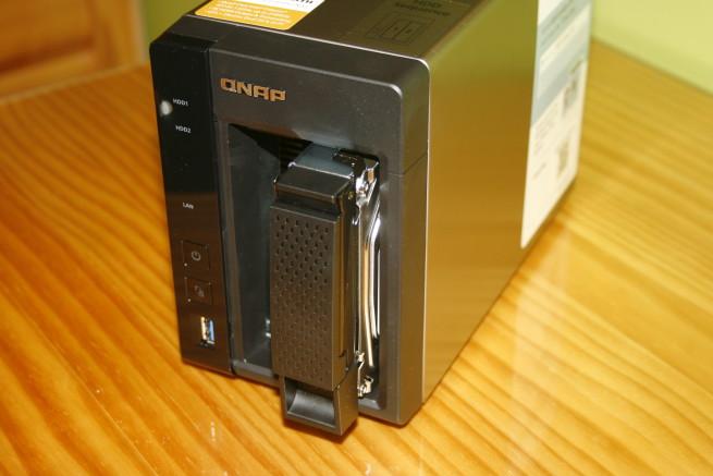 Bahías para los discos duros del QNAP TS-253A