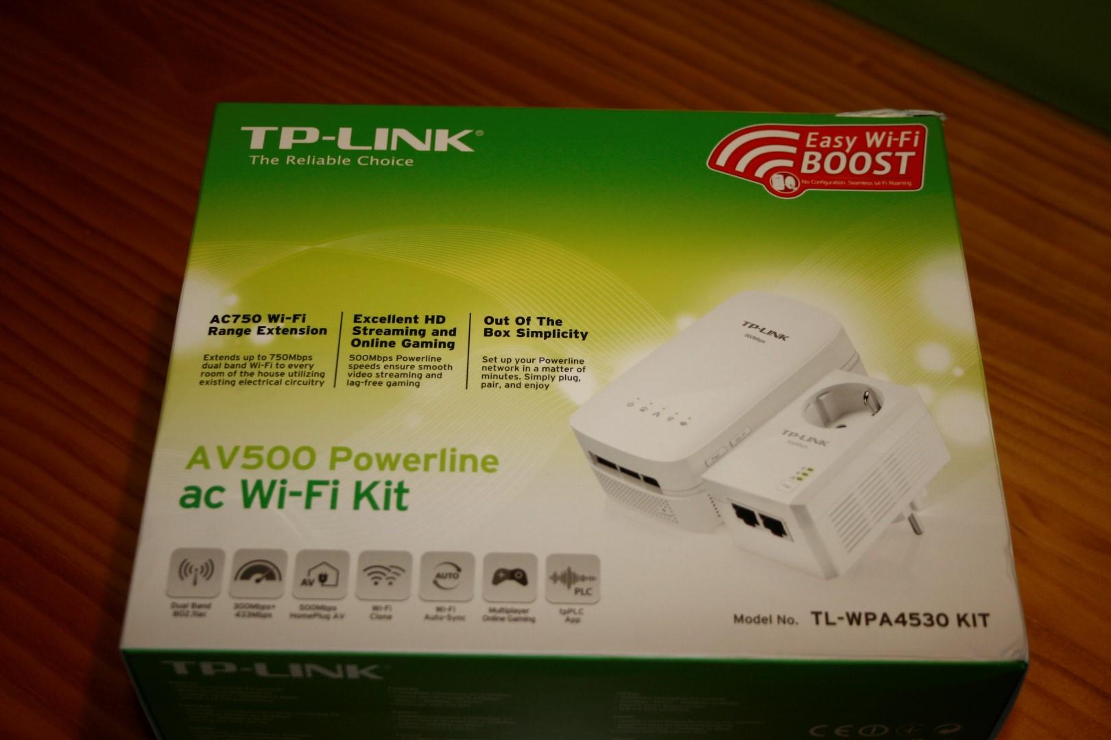 Frontal de la caja de los PLC TP-LINK TL-WPA4530 KIT