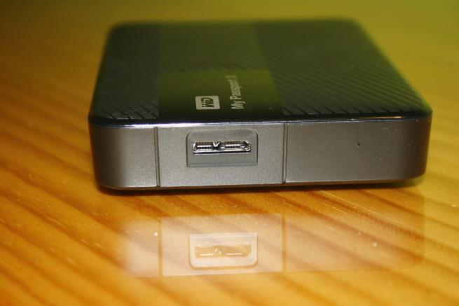 Conector de USB 3.0 del disco WD My Passport X