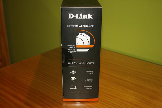 Lateral izquierda de la caja del router D-Link DIR-869 EXO AC1750