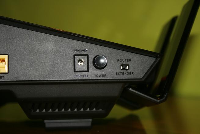 Interruptor para cambiar de modo en el router D-Link DIR-879 EXO AC1900