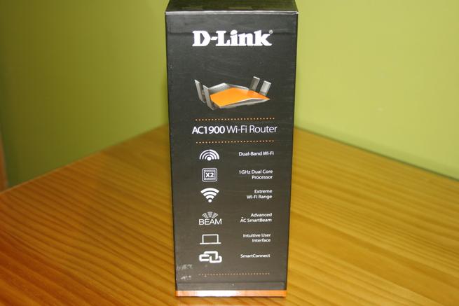 Lateral izquierda de la caja del router D-Link DIR-879 EXO AC1900