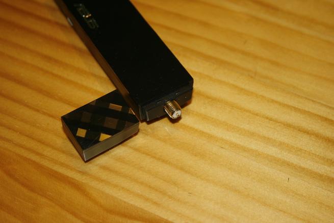 Conector RP-SMA de la tarjeta Wi-Fi ASUS USB-AC56