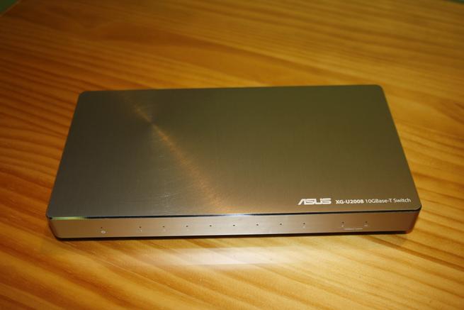 Frontal del switch no gestionable ASUS XG-U2008