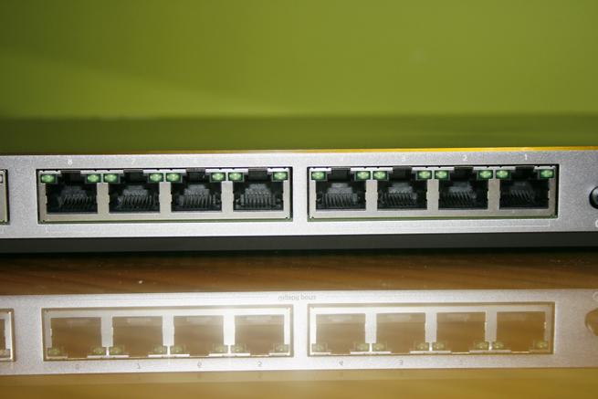 Puertos Gigabit Ethernet del switch ASUS XG-U2008