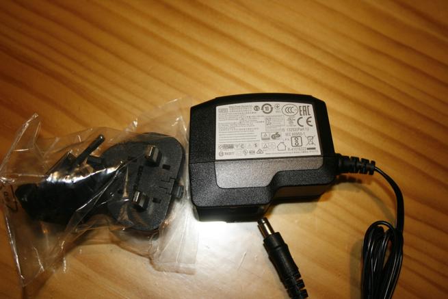 Transformador de corriente del switch ASUS XG-U2008