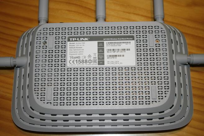 Inferior del router Wi-Fi TP-Link Archer C60