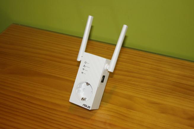 Repetidor Wi-FI ASUS RP-AC53 con todo detalle
