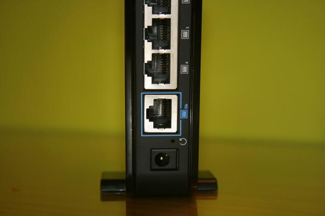 Puerto Gigabit Ethernet y puertos Fast-Ethernet del devolo GigaGate satélite