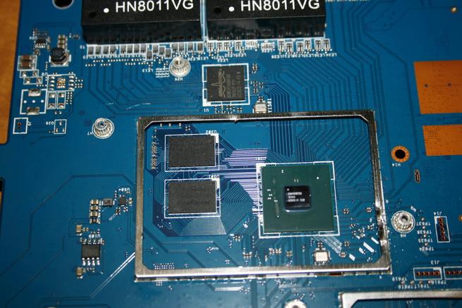 CPU y memoria RAM del router neutro ASUS GT-AC5300