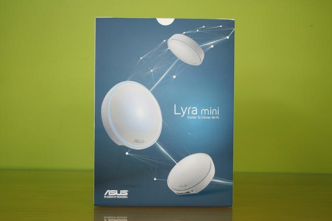 Frontal de la caja del sistema Wi-Fi mesh ASUS Lyra Mini