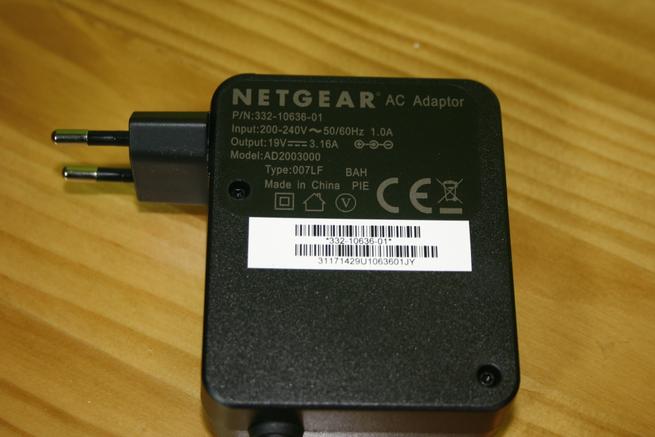 Transformador de corriente del router neutro NETGEAR R9000 Nighthawk X10
