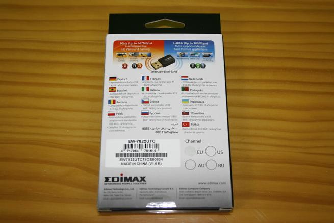 Trasera de la caja del adaptador Wi-Fi Edimax EW-7822UTC