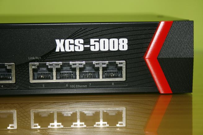 Conoce los puertos RJ-45 10Gigabit del switch Edimax XGS-5008