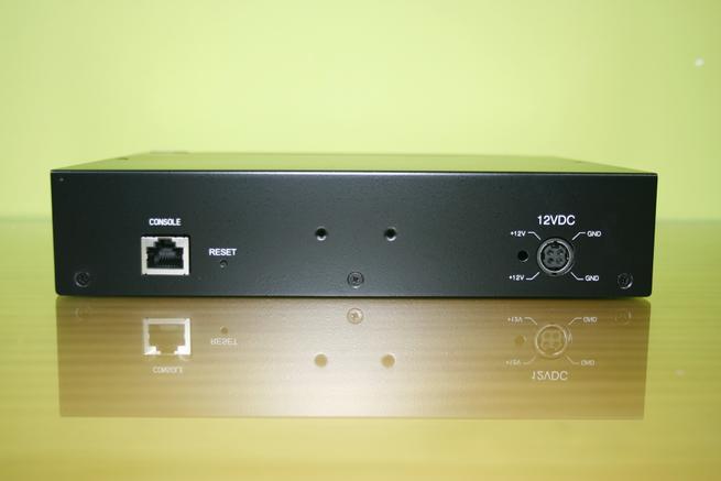 Trasera del switch 10Gigabit Edimax XGS-5008 en detalle