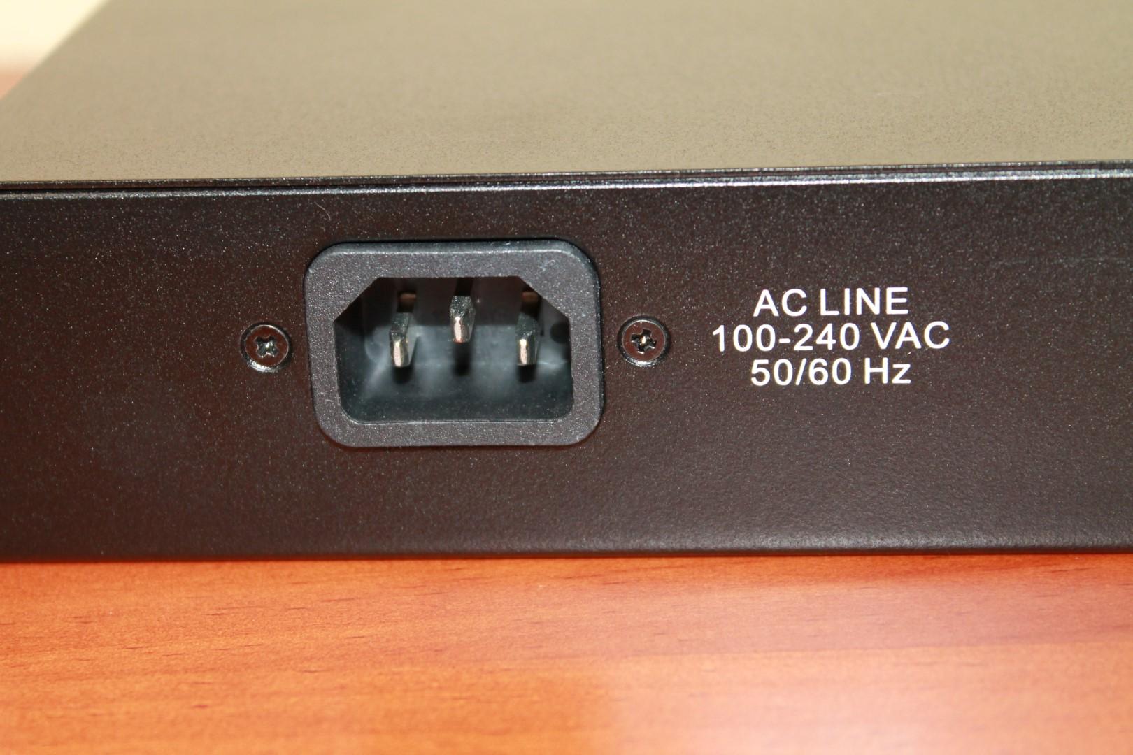 Conector trasero del Edimax GS-1008P V2