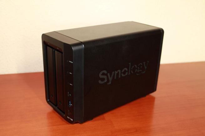 Frontal del NAS Synology DS718+