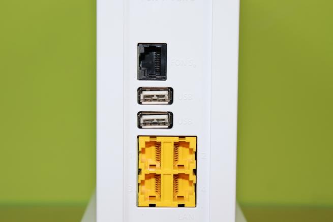 Puertos ISDN, USB 2.0 y Gigabit Ethernet del router FRITZ!Box 6590 Cable