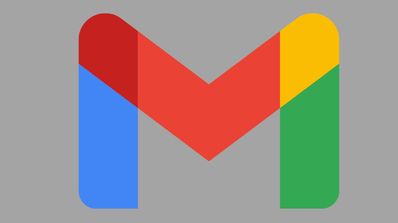 Logotipo oficial de Gmail sobre un fondo blanco, representando el servicio de correo electrónico de Google.