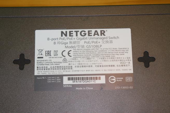 Zona de la pegatina del switch no gestionable NETGEAR GS108LP