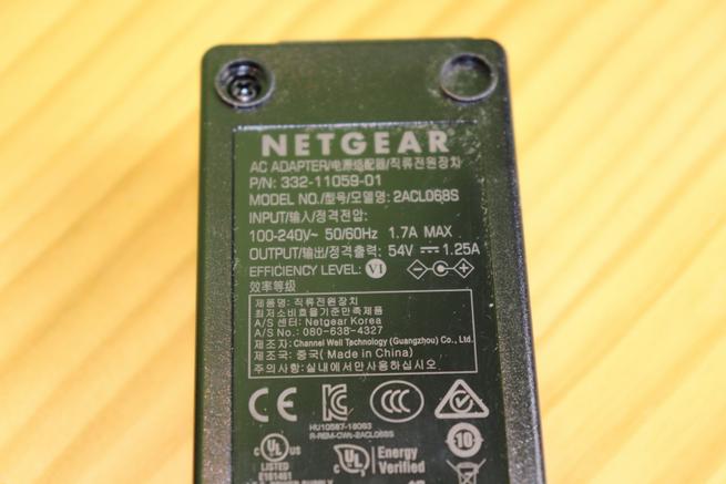 Transformador de corriente del switch NETGEAR GS108LP