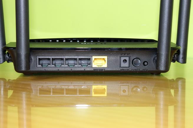 Conexiones cableadas del router neutro D-Link DIR-842
