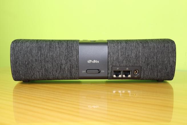 Puertos Gigabit Ethernet, conector de alimentación y botón de encendido/apagado del ASUS Lyra Voice