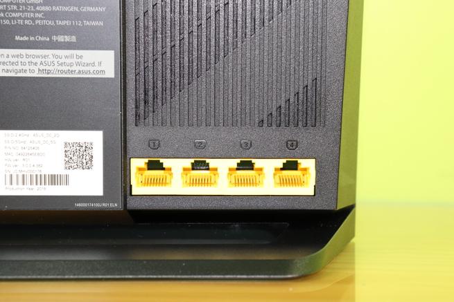 Puertos Gigabit Ethernet LAN del router ASUS RT-AC85P en detalle